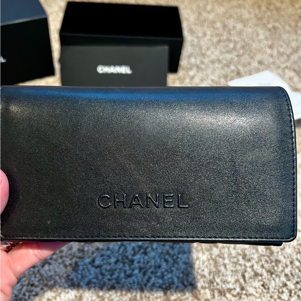 CHANEL Sunglasses in excellent condition! - Picture 8 of 9